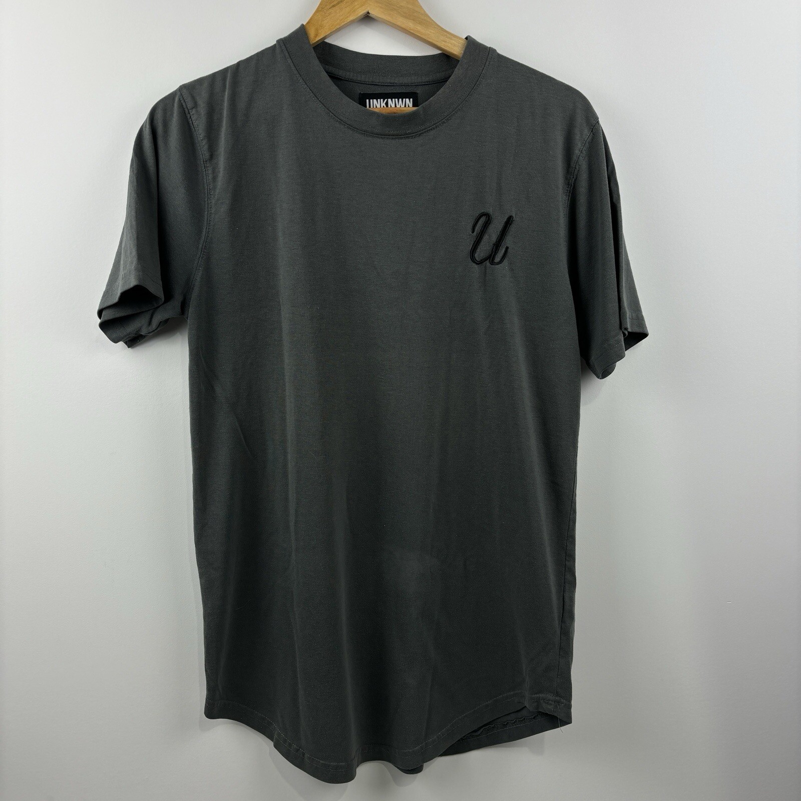 UNKNWN Melbourne Grey Embroidered Round Hem Tshirt Men’s Medium