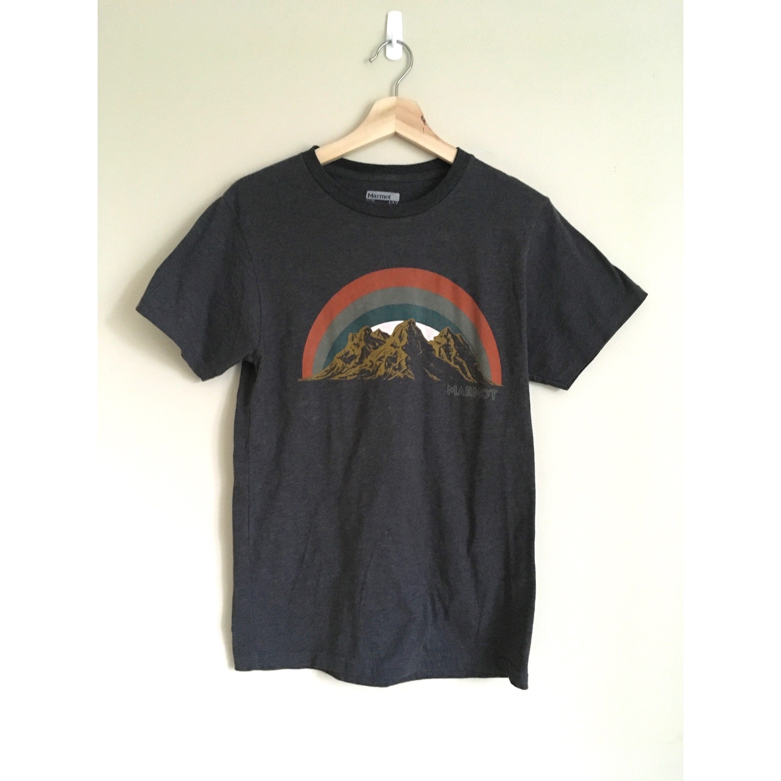 Marmot Mountain Rainbow Graphic T-Shirt Charcoal Heather Gray Small S gallery