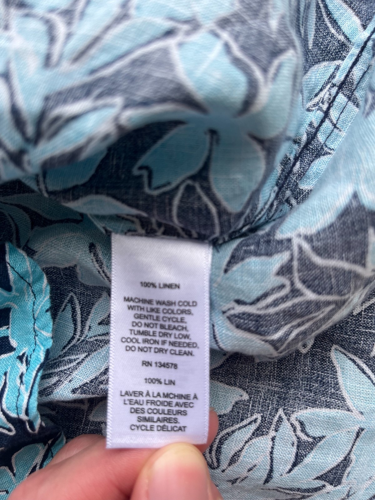 Vineyard Vines Linen Shirt Mens Small Blue Floral Hawaiian Camp NWT Resort gallery