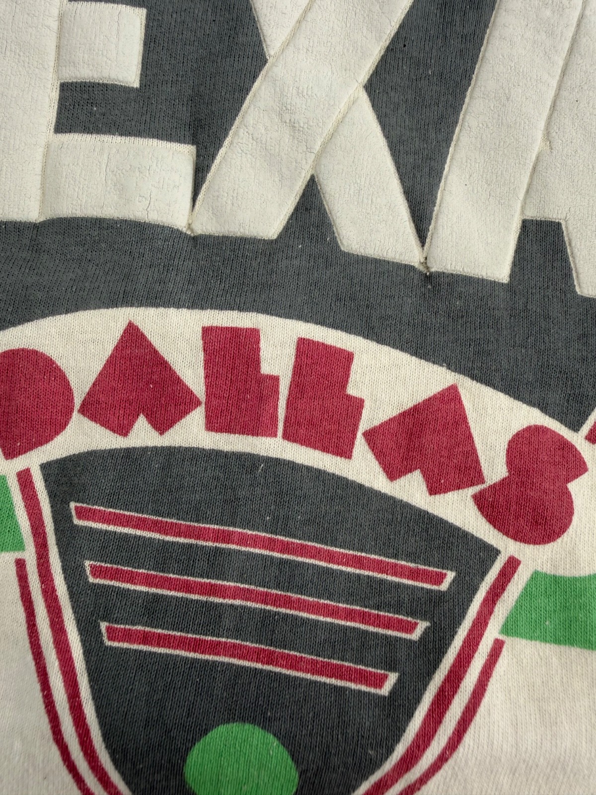 Vintage 80s Dallas Texas Distressed Men's Large White Stedman T-shirt Tee gallery