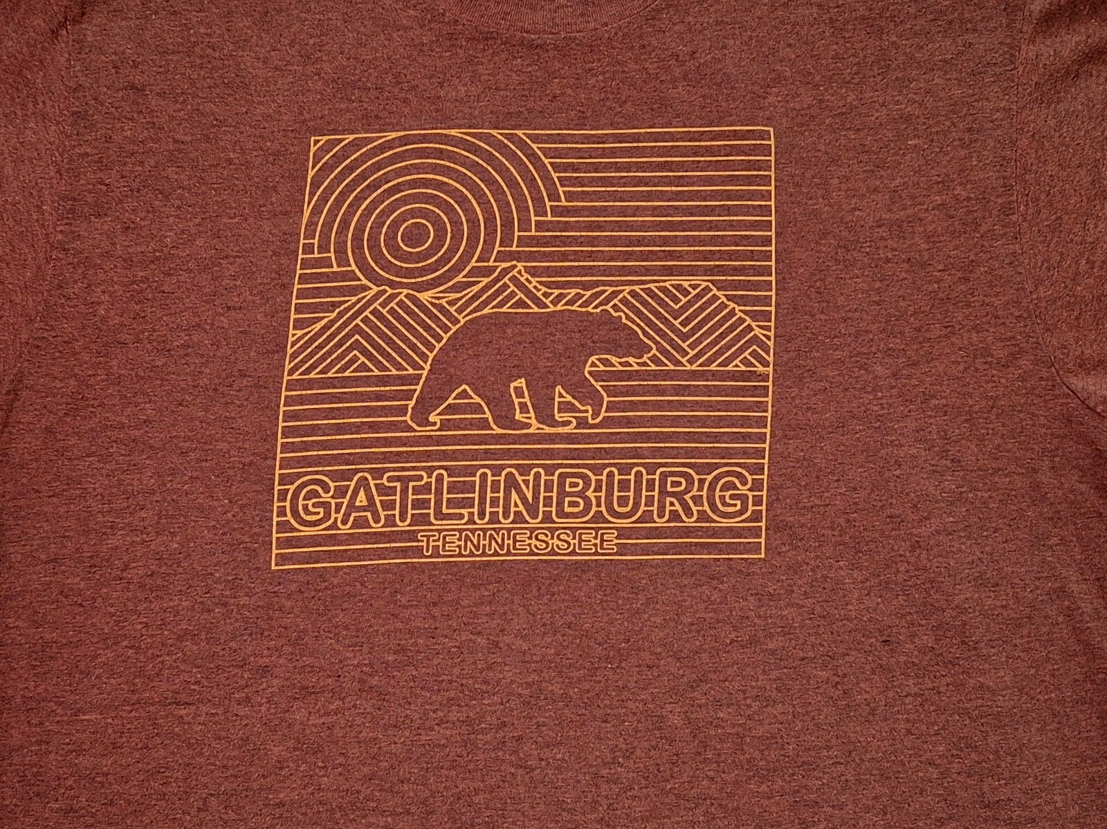Gatlinburg Tennessee Souvenir Bear Reddish Brown T-shirt Size L Prairie Mountain gallery