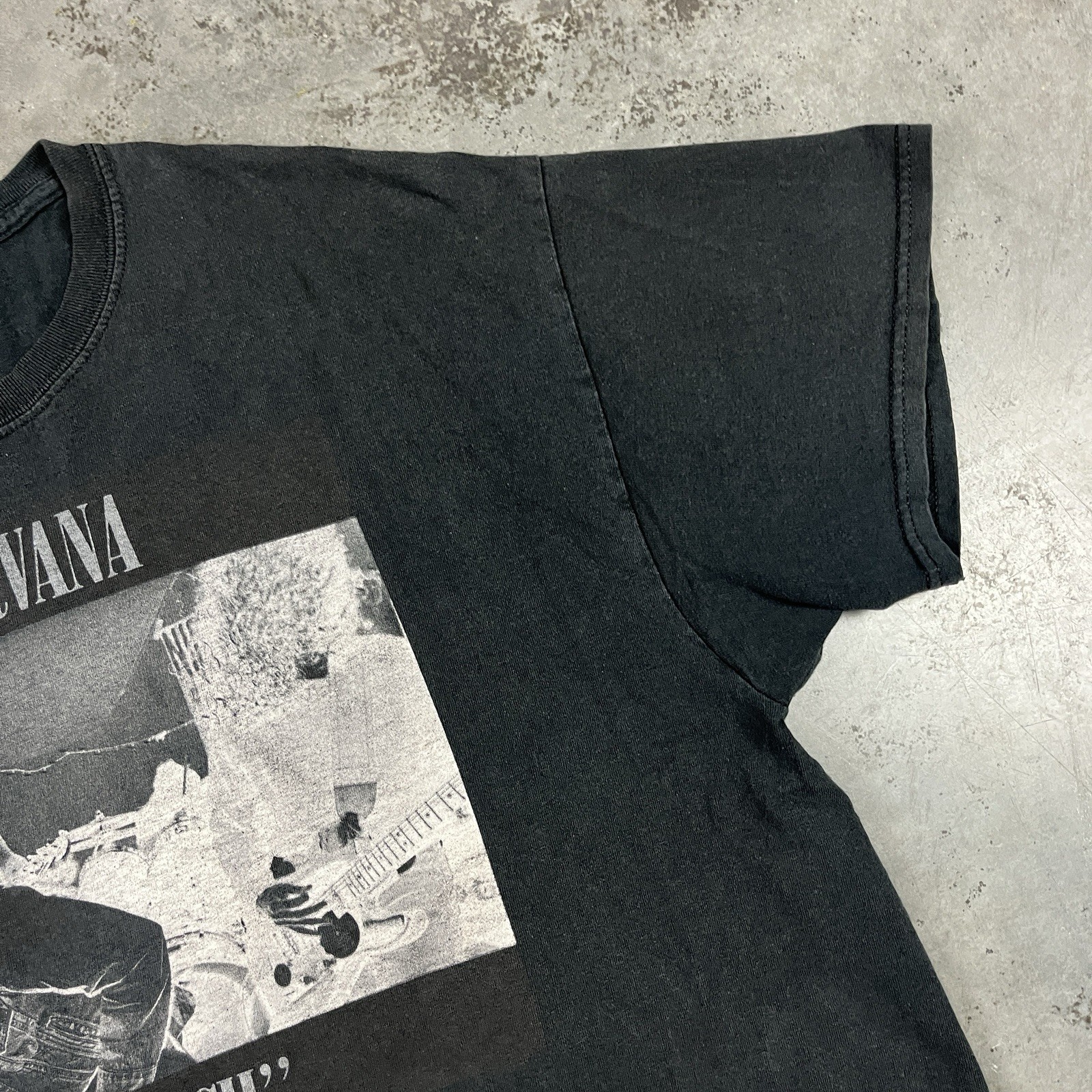 Nirvana T Shirt Mens XL Black Bleach Grunge Y2K Preowned gallery