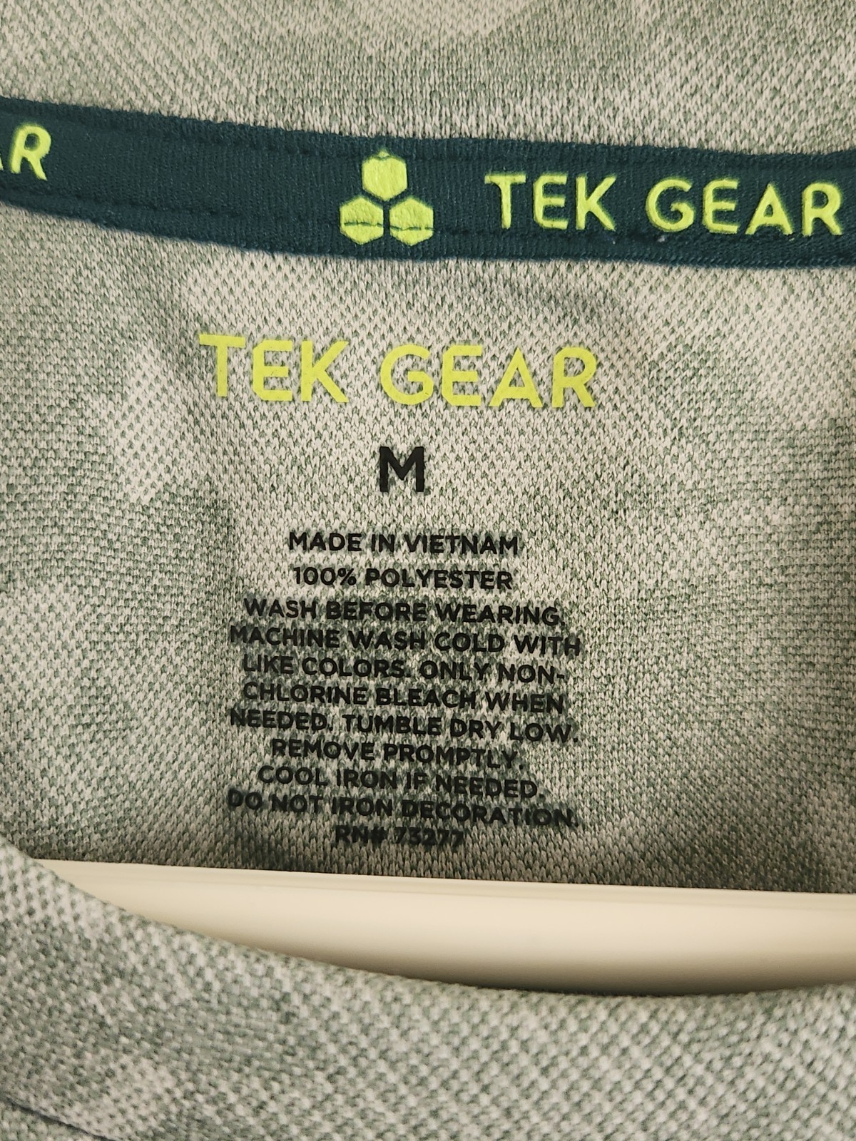 Tek Gear Shirt, Men's Size Medium, Green, Camouflage, Athletic Wear gallery