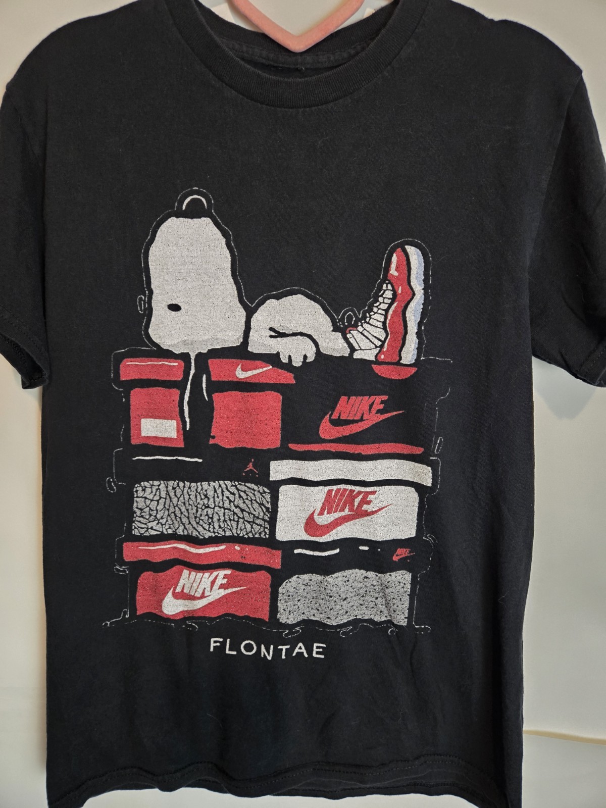 Snoopy Air Jordan Nike T-shirt Sz Sm Flontae Sneakerhead Peanuts Michael Hype gallery