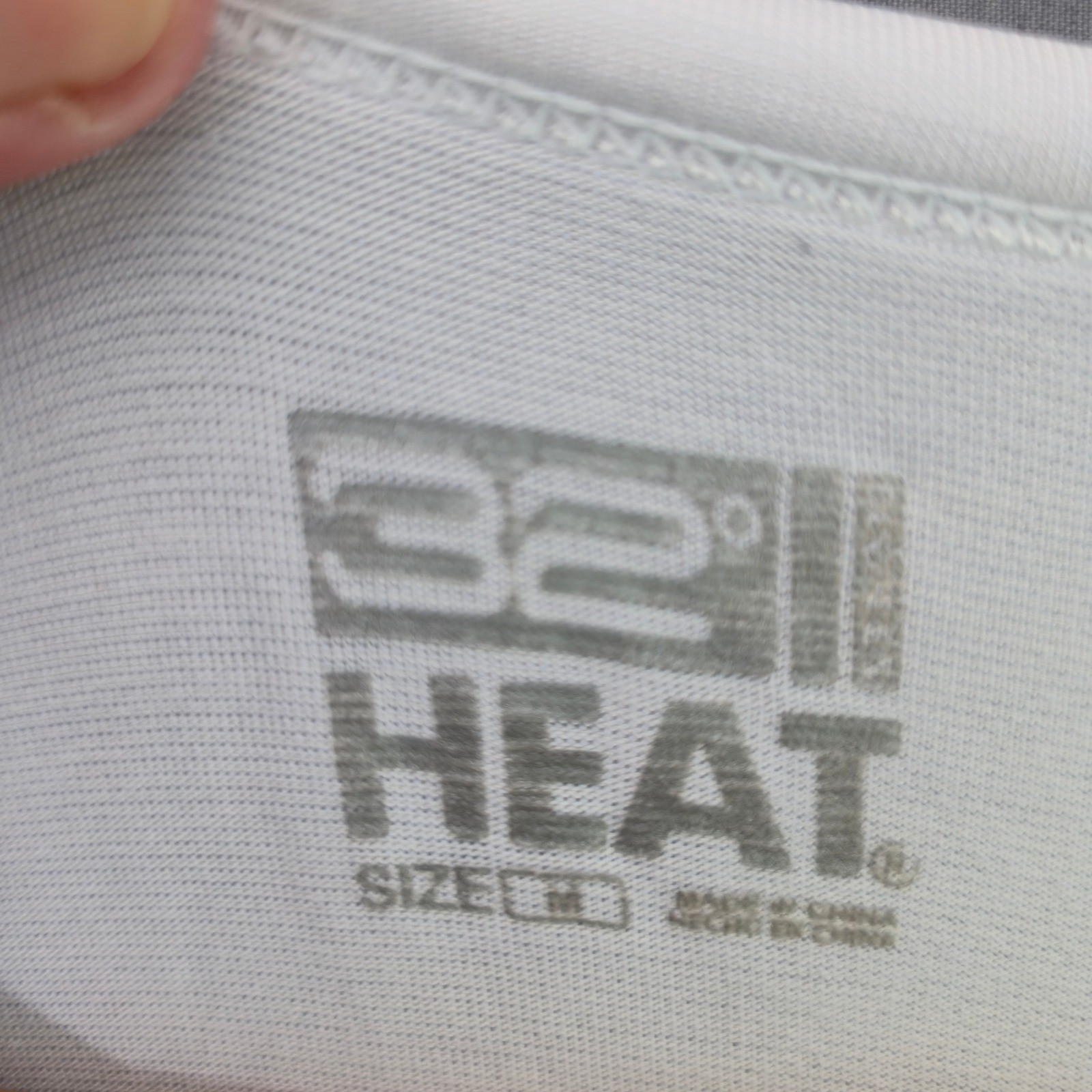 32 Degrees Heat Shirt Mens M White Long Sleeve Base Layer Thermal Crew Neck Tee gallery