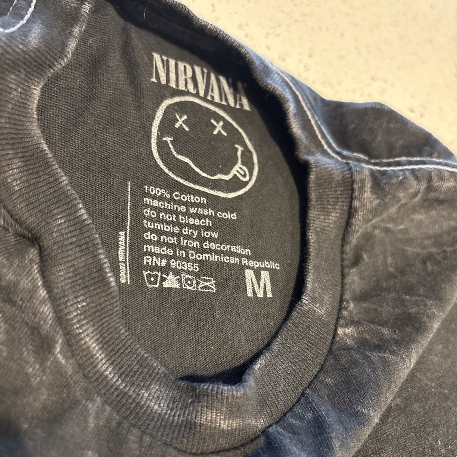 Official Nirvana Serve The Servants Band T-Shirt Size Medium gallery
