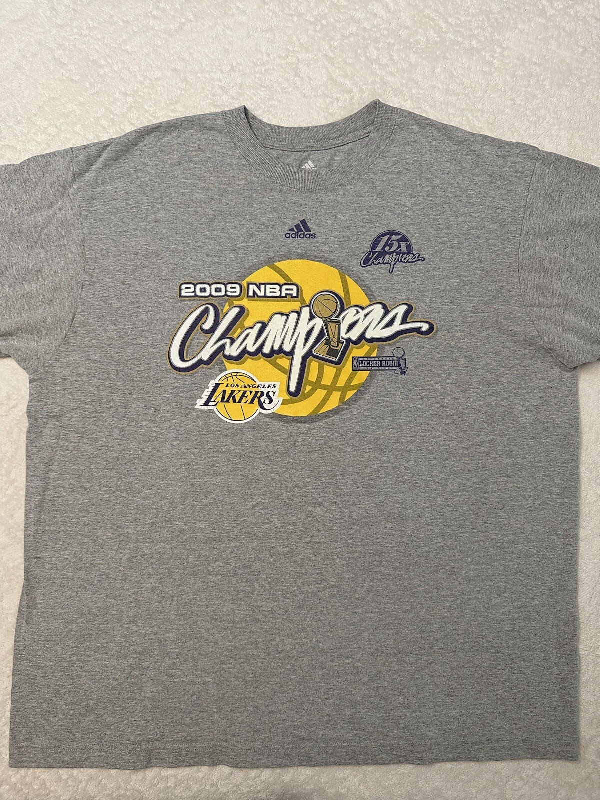 Vintage 2000s Y2K 2009 LA Lakers NBA Champions Adidas Locker Room T-Shirt, XL gallery