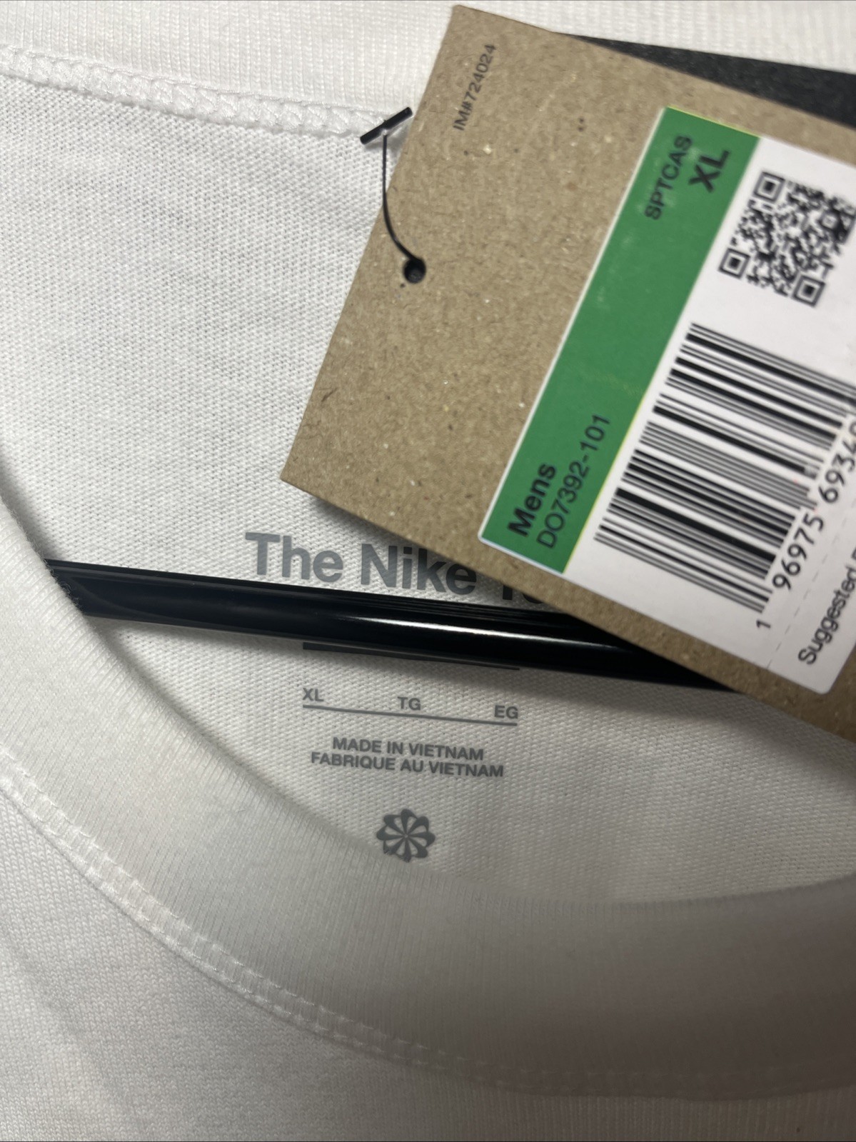 Nike Men's NSW Prem Essential T-Shirt SS Crew Pure White Size XL NEW WITH TAGS gallery