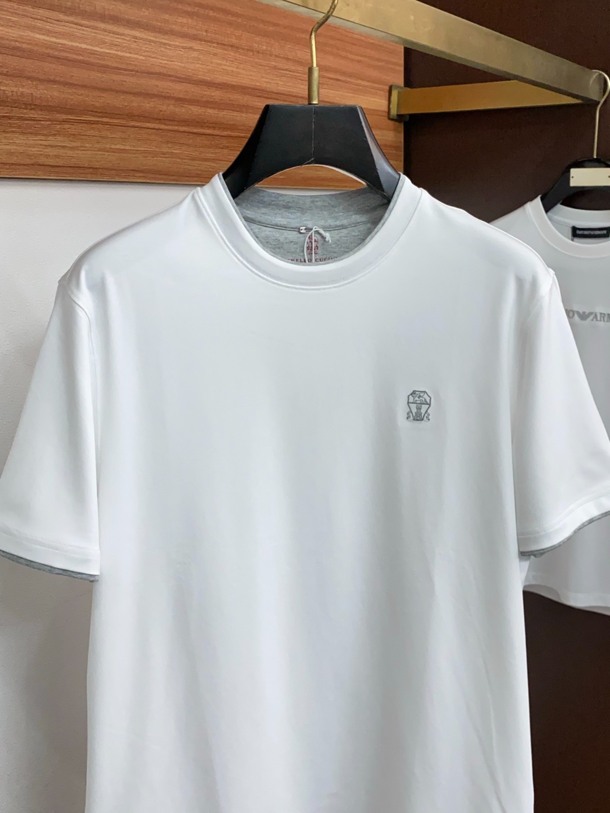 Brunello Cucinelli Men's Classic Fashion Silky Short-Sleeve T-Shirt XL gallery