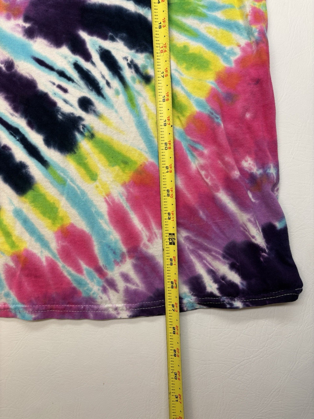 Santa Cruz multicoloured tie-dye t-shirt Men’s Size M gallery