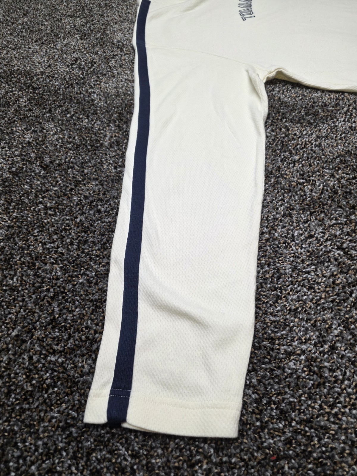 Vintage Tommy Jeans Thermal Shirt Mens M Cream Spellout Logo V-Neck 90s Y2K gallery