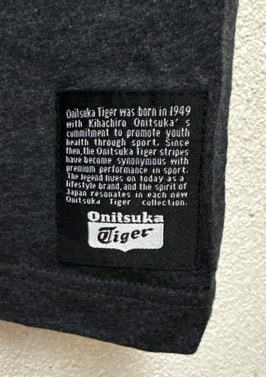 Onitsuka Tiger Logo Gray Short Sleeve Tee Sz L gallery