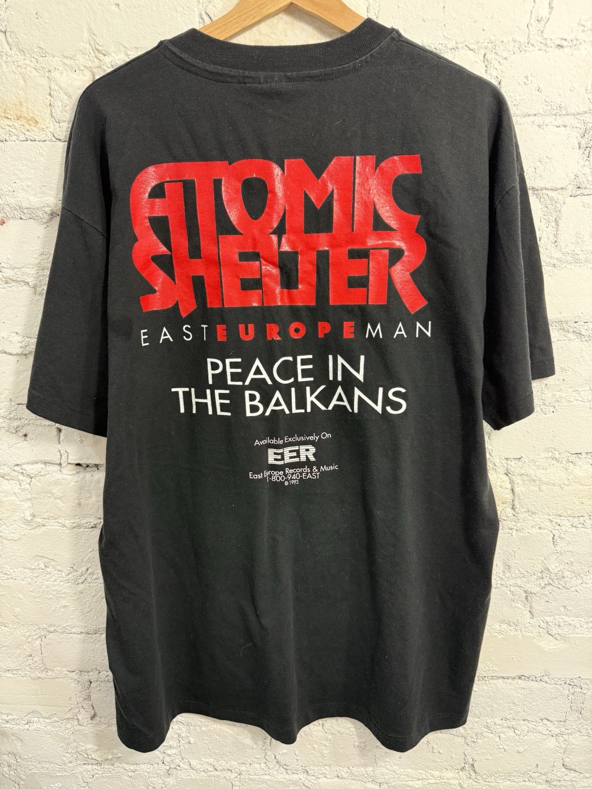 Hanes Heavyweight 50/50 Atomic Shelter Graphic Print Men's XL Black Crew Tee gallery