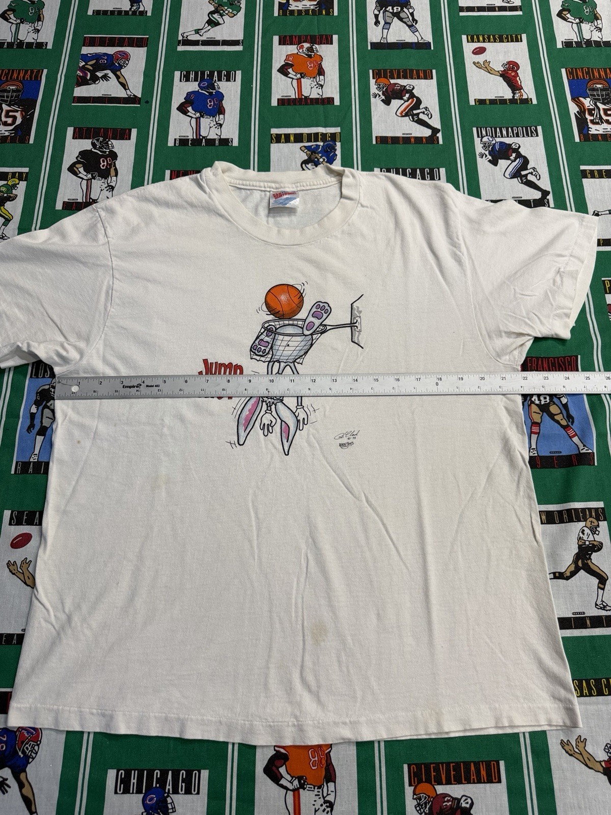 Vtg 90s Hanes Heavyweight Bugs Bunny Looney Tunes Basketball White Men's L Tee gallery