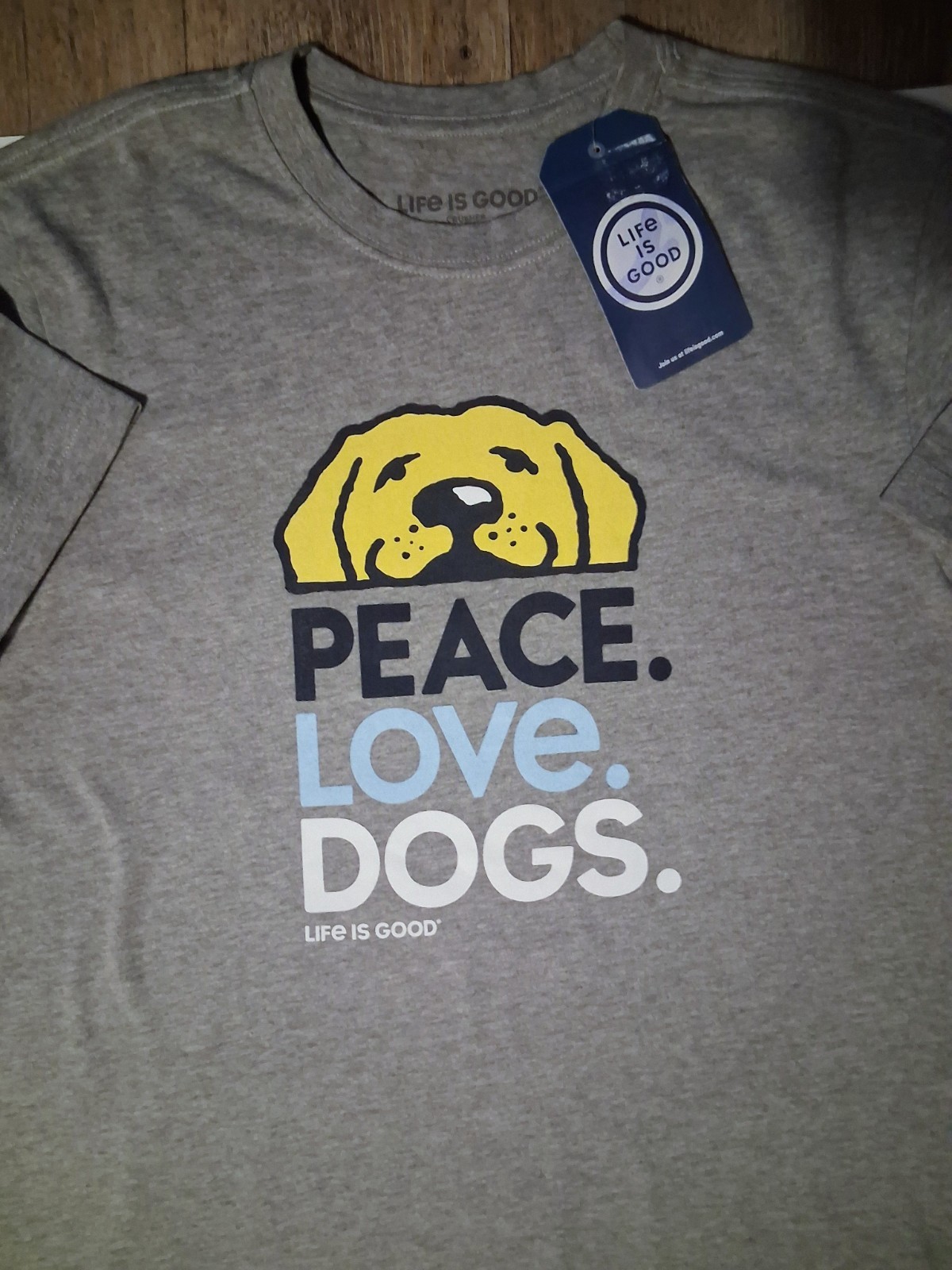 Life is Good Peace Love Dogs Crusher Grey Shirt Short Sleeve Medium Size gallery