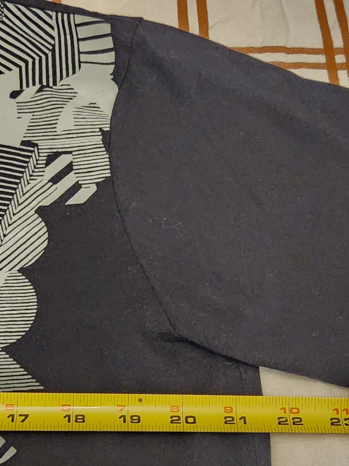 Vintage Y2K Southpole Double-Side Raised graphic logo 2 Tone Seam T-shirt Mens L gallery