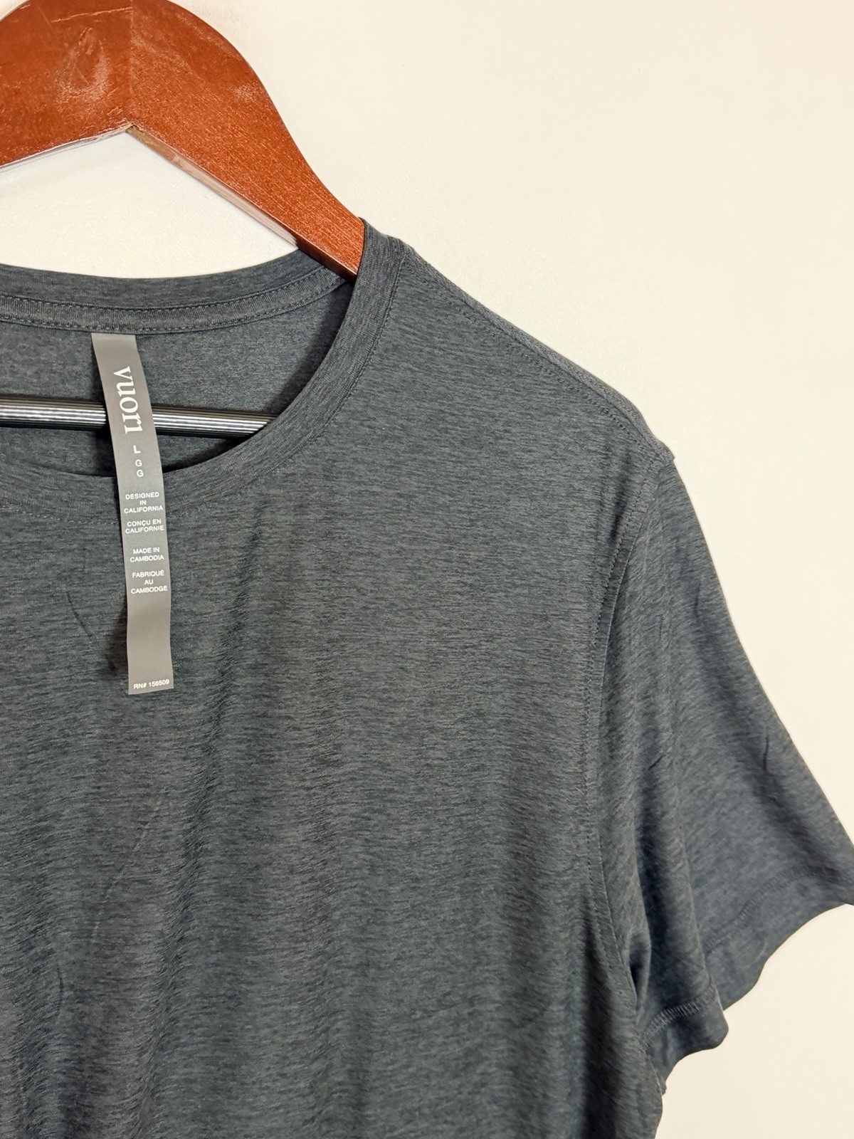 Vuori Men's Strato Tech Crew Neck T-Shirt Size L RETAIL $58 Gray #246 gallery
