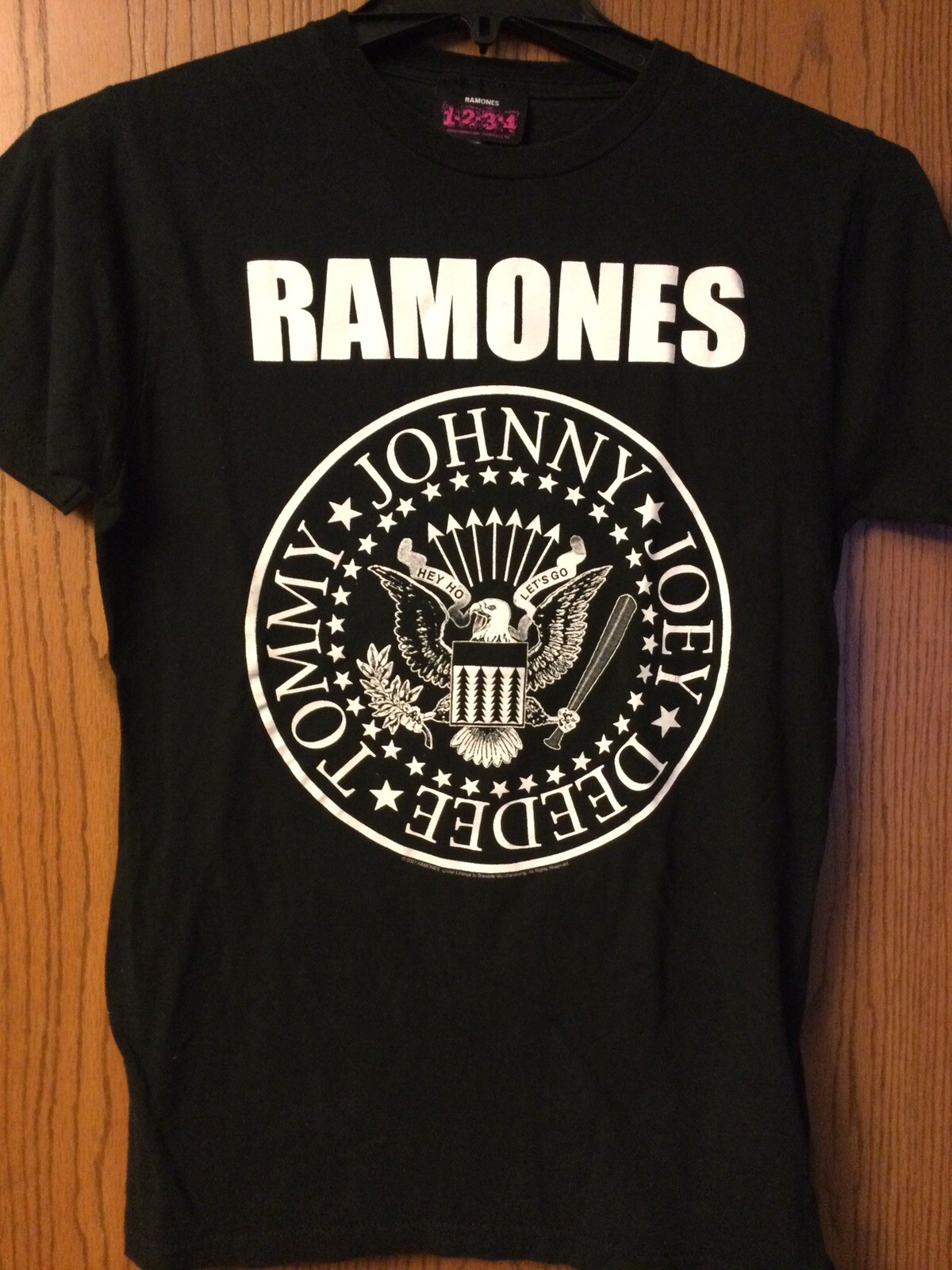 Ramones. Black Shirt. M.