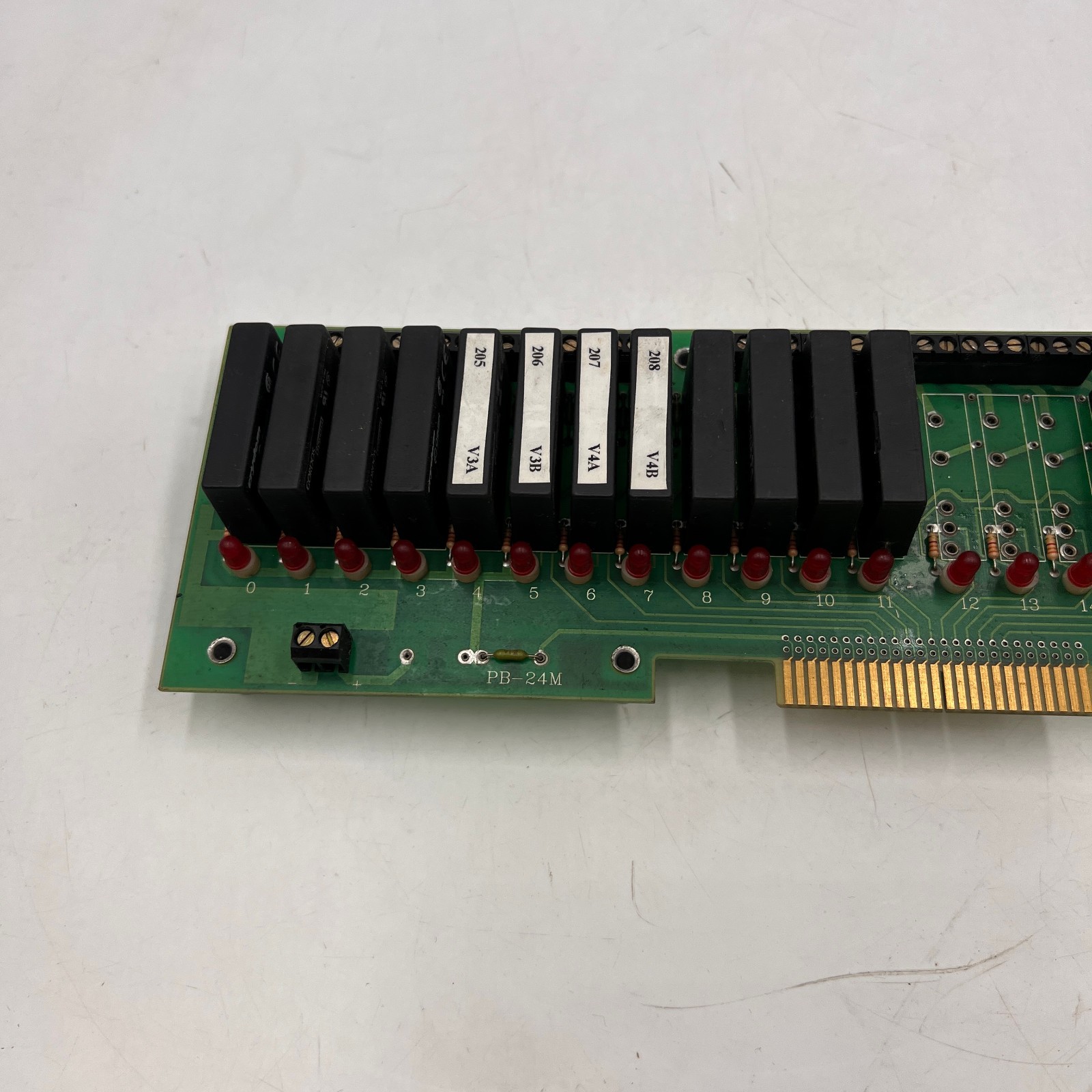 Crouzet Relay Module Board 57-314 with 17 relays M-OAC5 M-0AC5