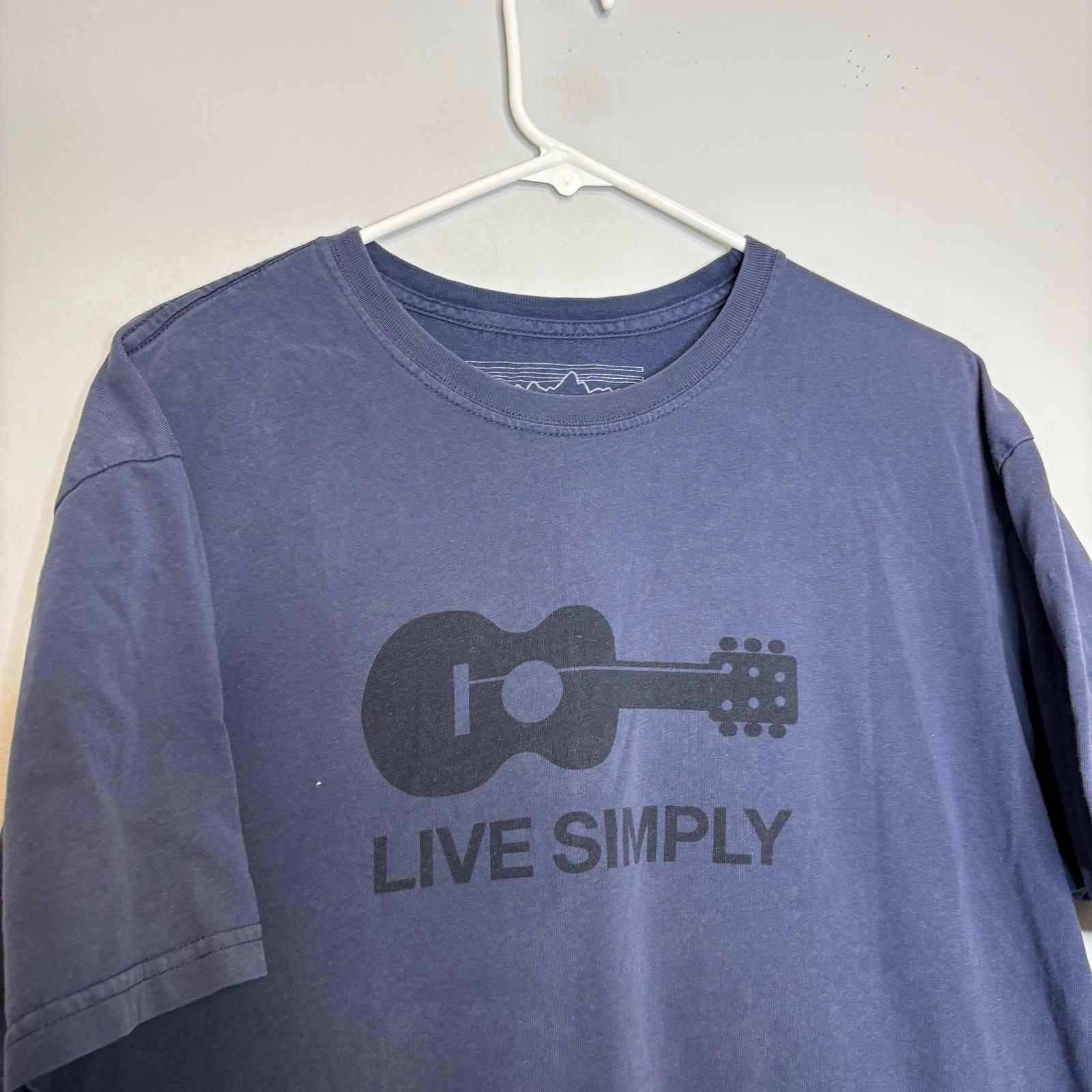 Patagonia Live Simply Guitar Graphic T Shirt Organic Cotton Size L Outdoor gallery