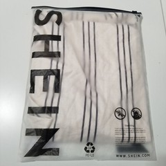 NEW SHEIN Men 1pc Vertical Striped Drop Shoulder Tee Size L