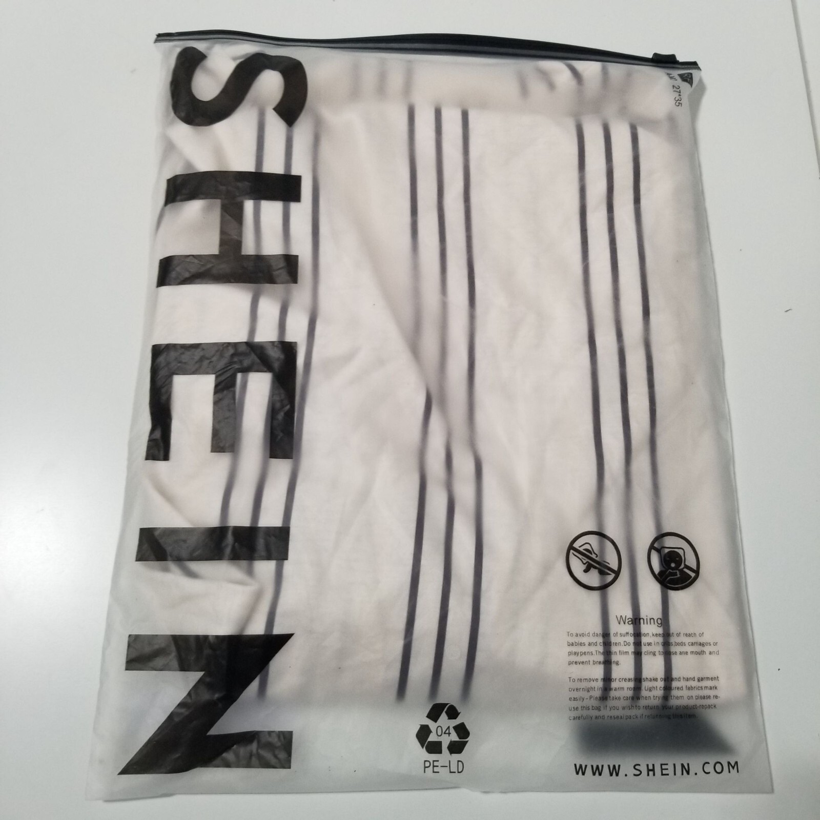 NEW SHEIN Men 1pc Vertical Striped Drop Shoulder Tee Size L gallery