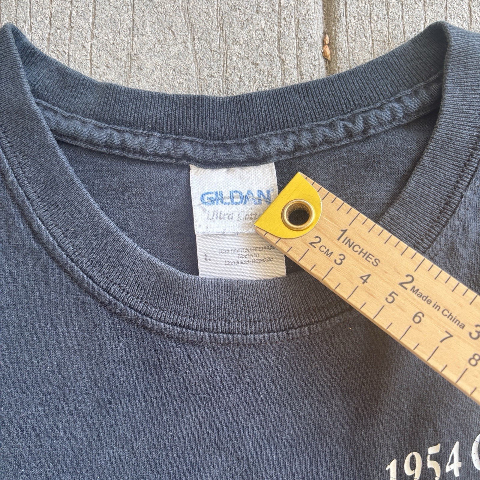Vintage Gildan 1954 Chevy 3600 Graphic T Shirt Mens Black Faded Pickup Truck Tee gallery