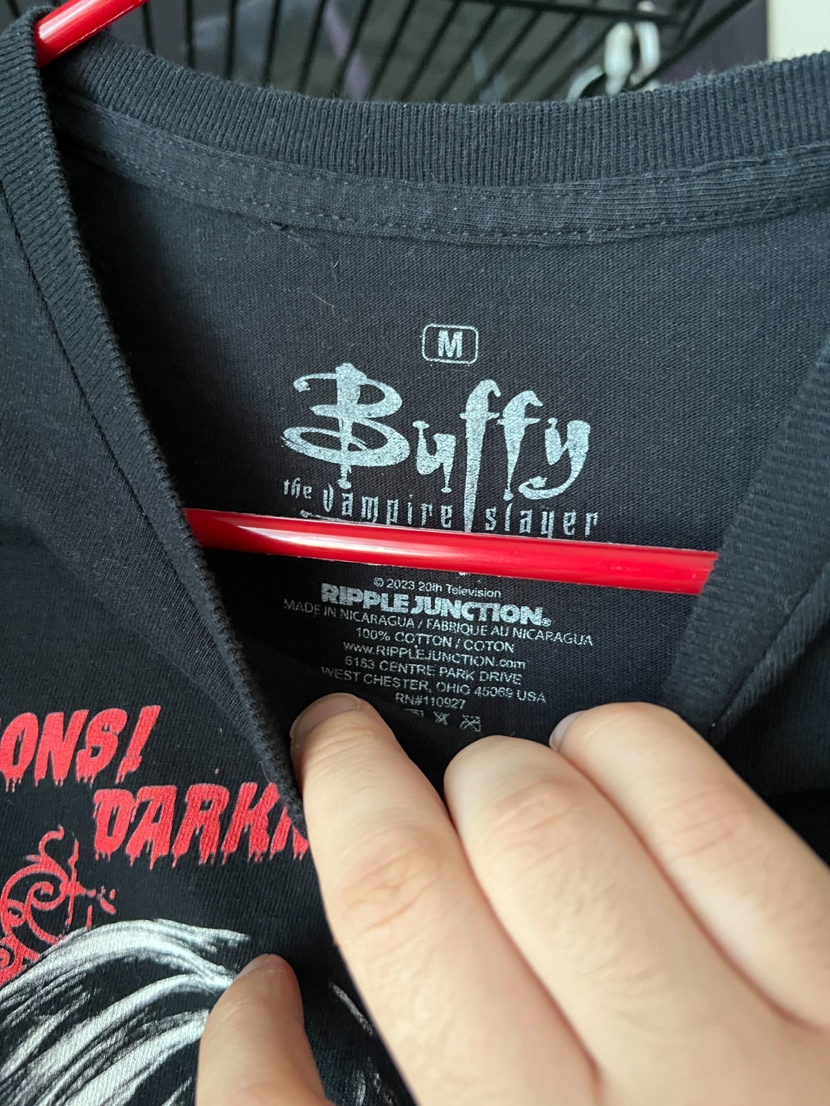 Buffy the Vampire Slayer Shirt (M) gallery