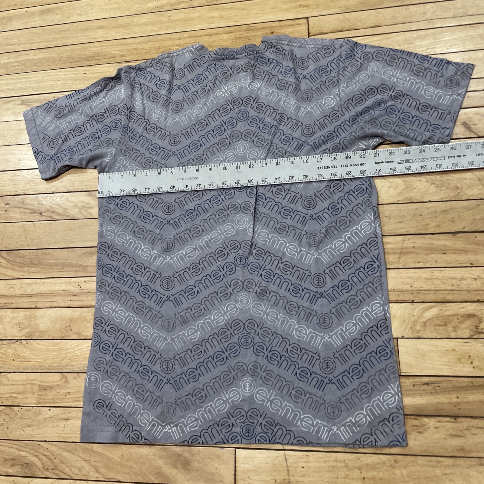 ELEMENT Shirt Men L Chevron Spellout Graphic Made USA Gray Surf Skate Tee 42" gallery