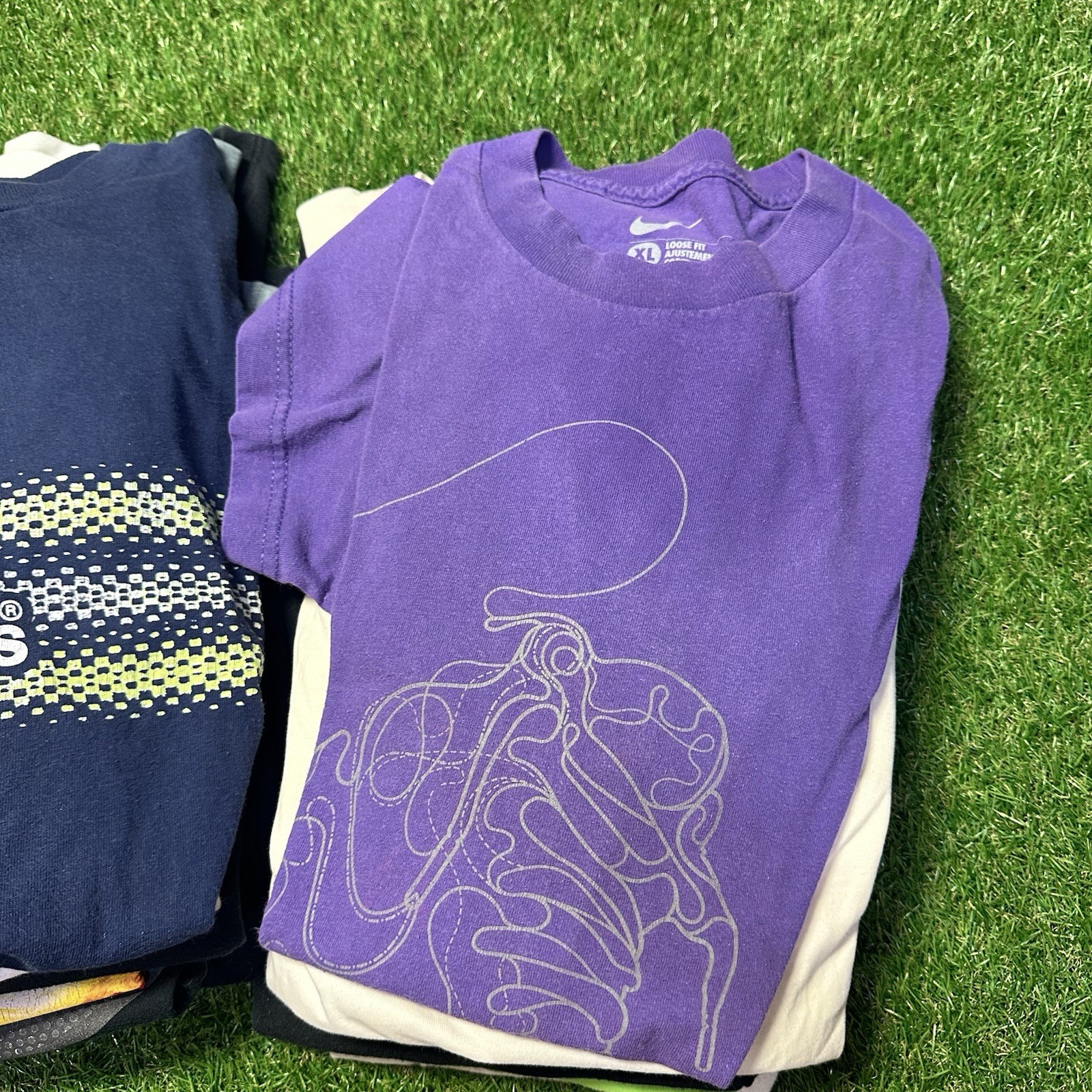 30x Sport/Street Mix Graphic T Shirts LOT NIKE POLO 2000s Reseller Y2K TEES KOBE gallery