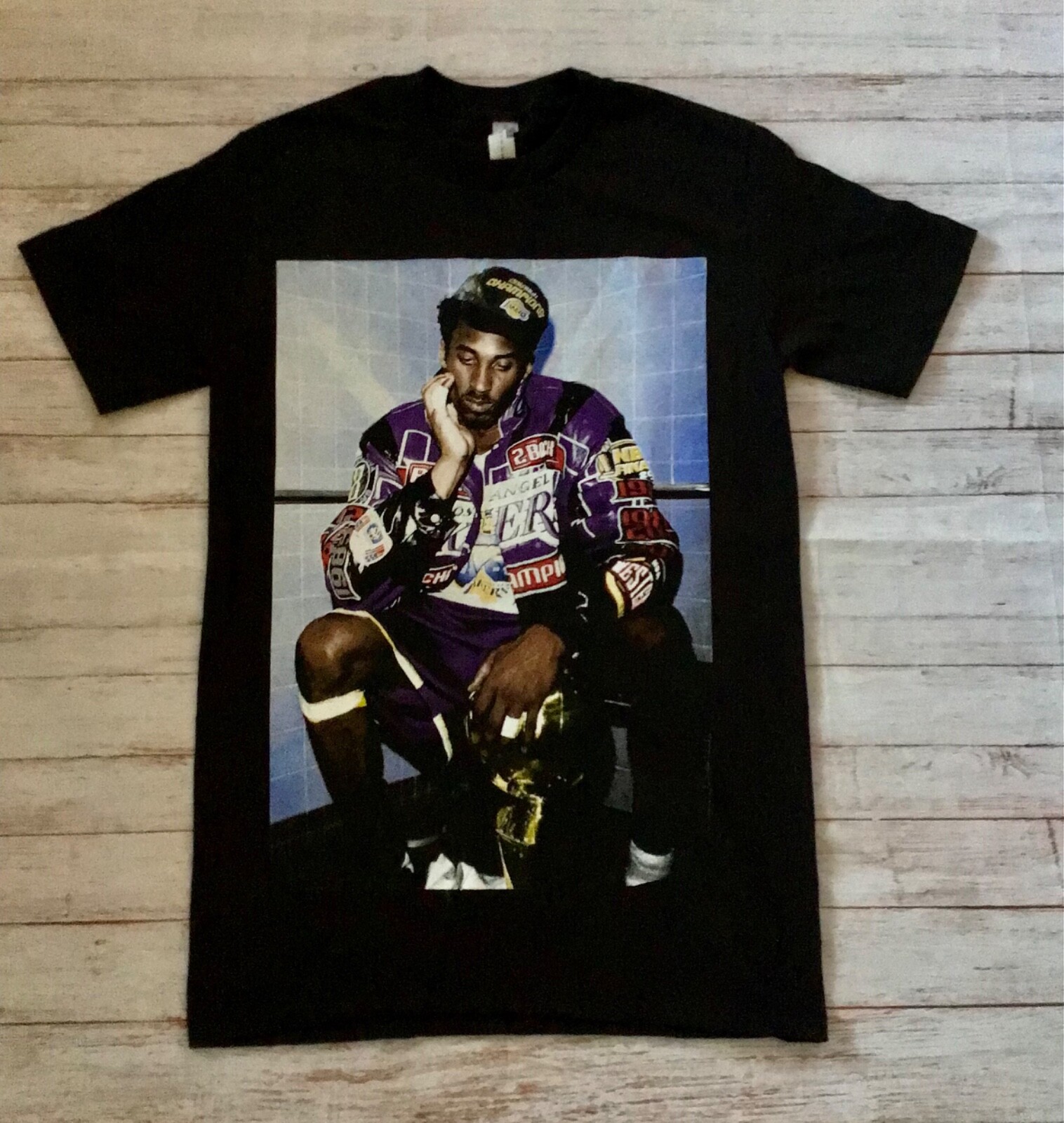 NEW- KOBE BRYANT- CHAMPIONSHIP PHOTO - T-SHIRT gallery
