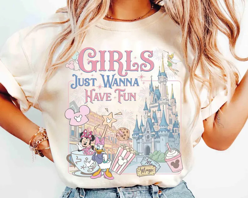 Minnie Mouse And Daisy Duck Artist Natural T-Shirt gallery