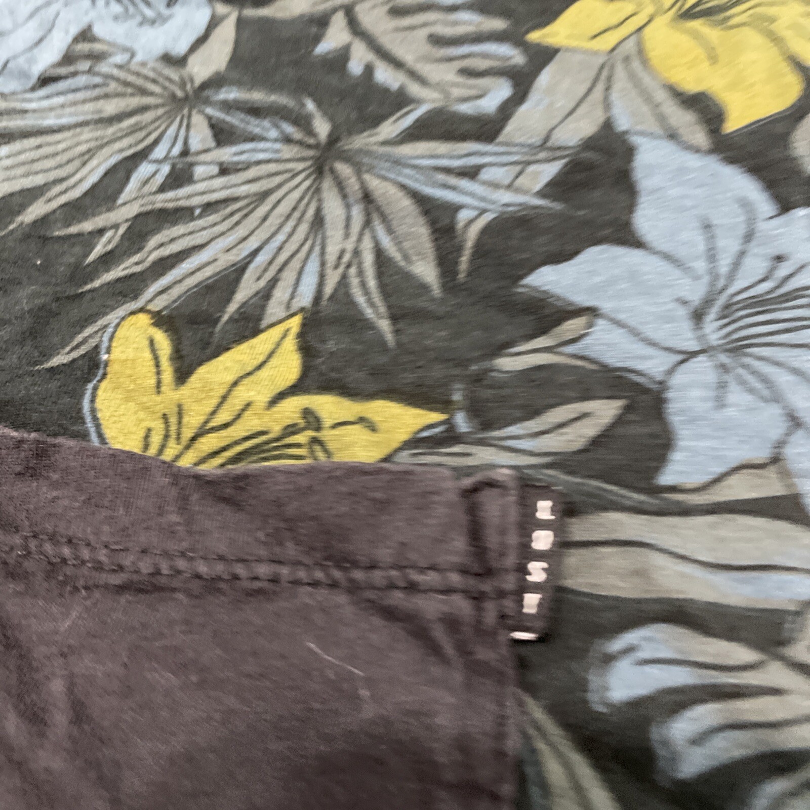 LOST Shirt Men M Slim Floral Black Skate Surf Island Hawaiian Y2k Pocket Tee M gallery