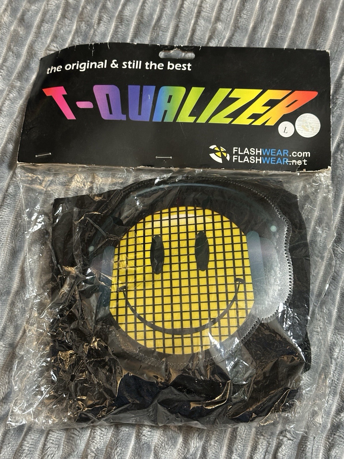 FlashWear T-Qualizer Smiley Face Sound Activated LED Equalizer T-Shirt Large gallery