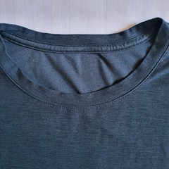 Vuori Strato Tech Tee Men M Heather Navy Short Sleeve Stretch Performance Tshirt
