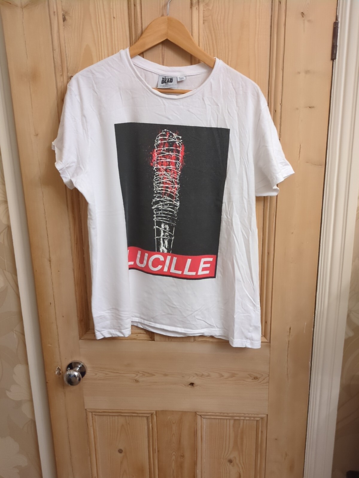 The Walking Dead Lucille T Shirt- Size XL- P2P 21 Inch