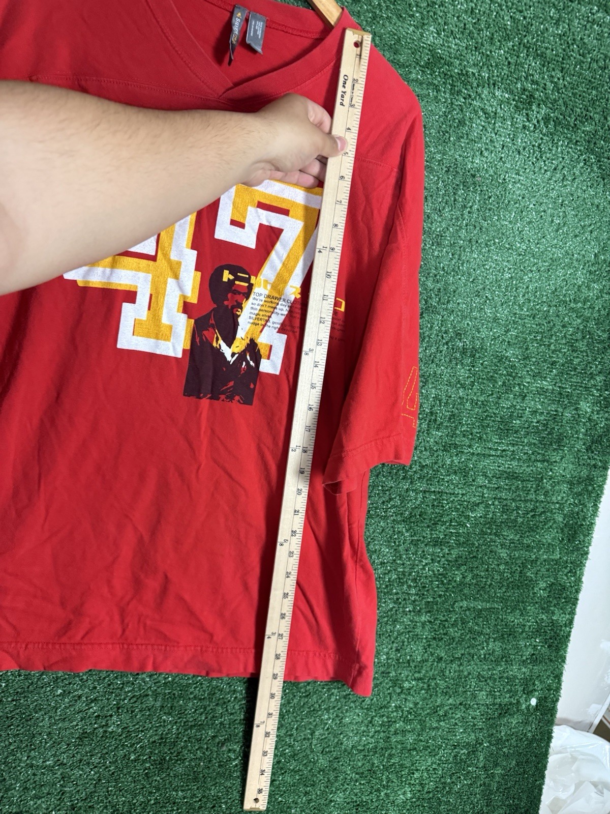 VTG Levis Silver tab 47 Top Drawer Clothing T Shirt Adult L Red Chinese Letter gallery