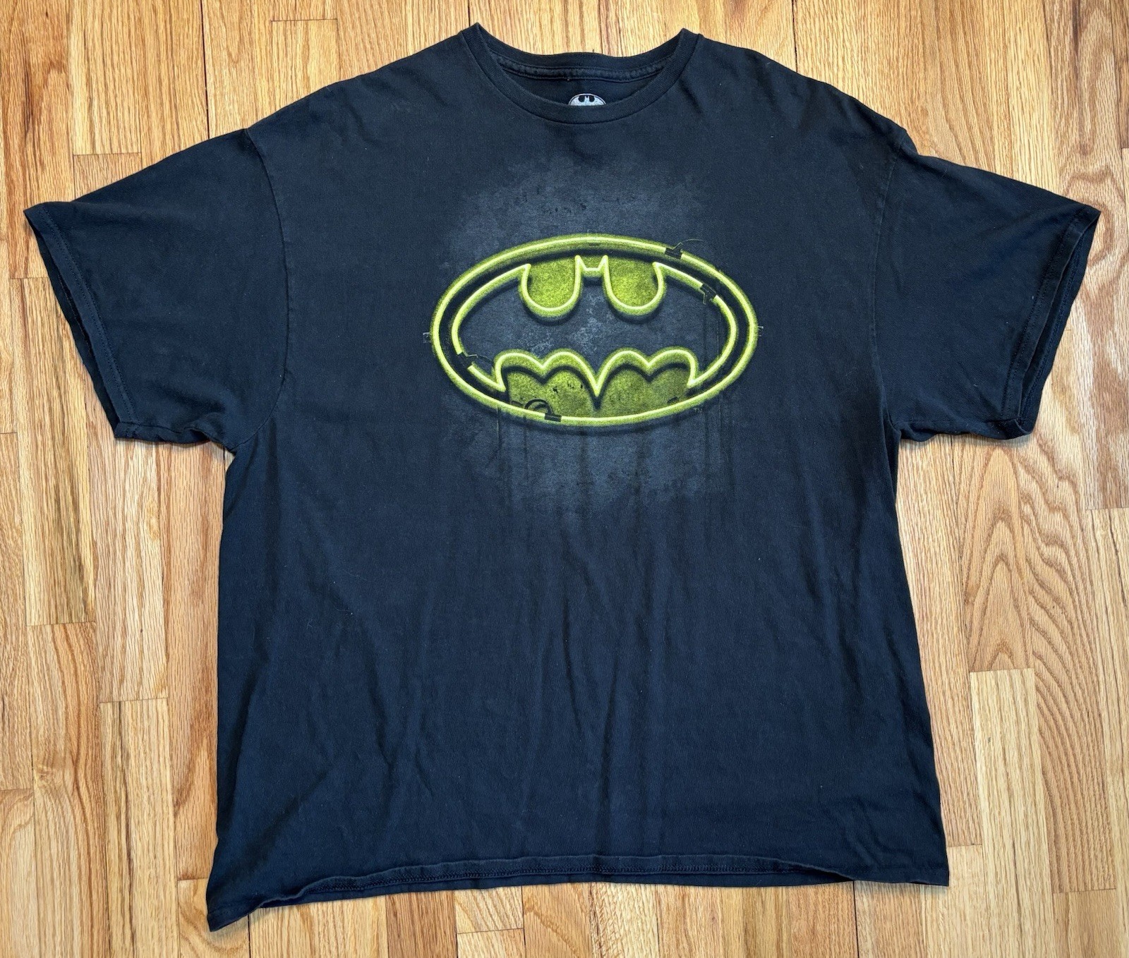 Batman Neon Bat Signal DC Comics 2XL Graphic T-Shirt gallery