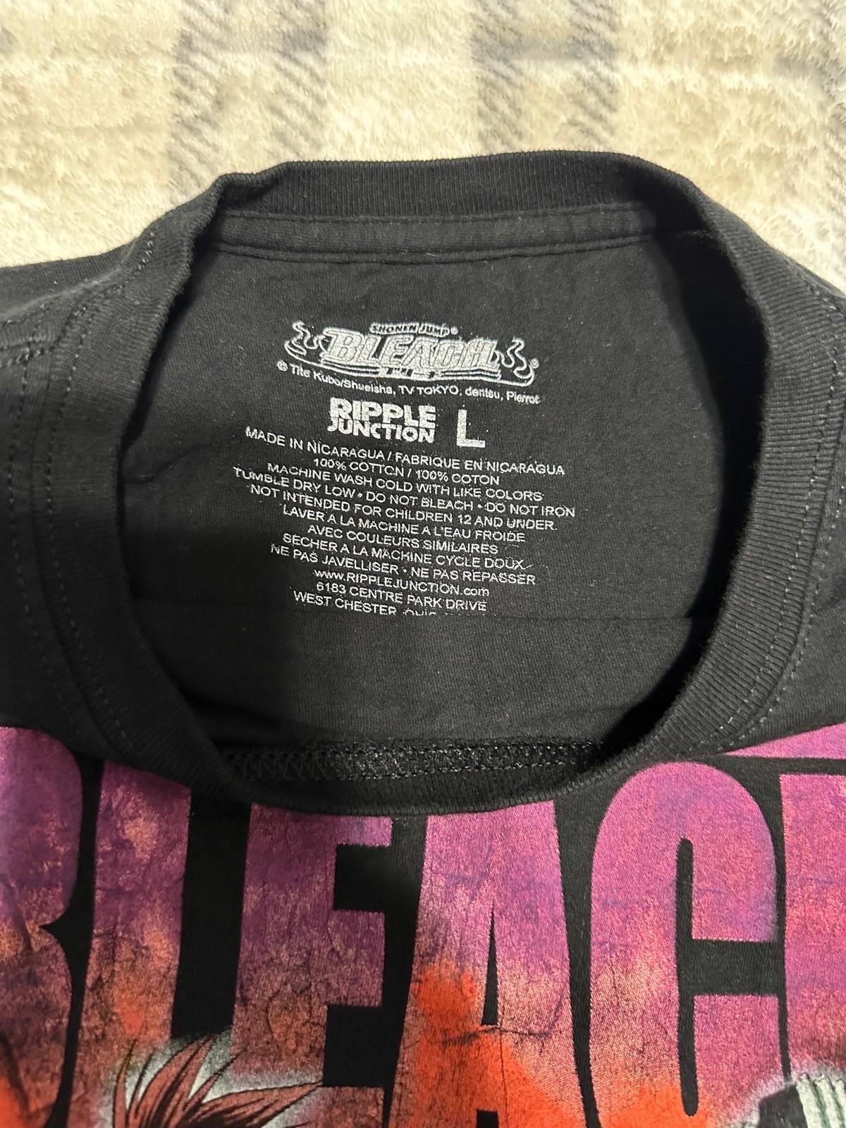 Ripple Junction Bleach anime t-shirt Preowned Size Large gallery