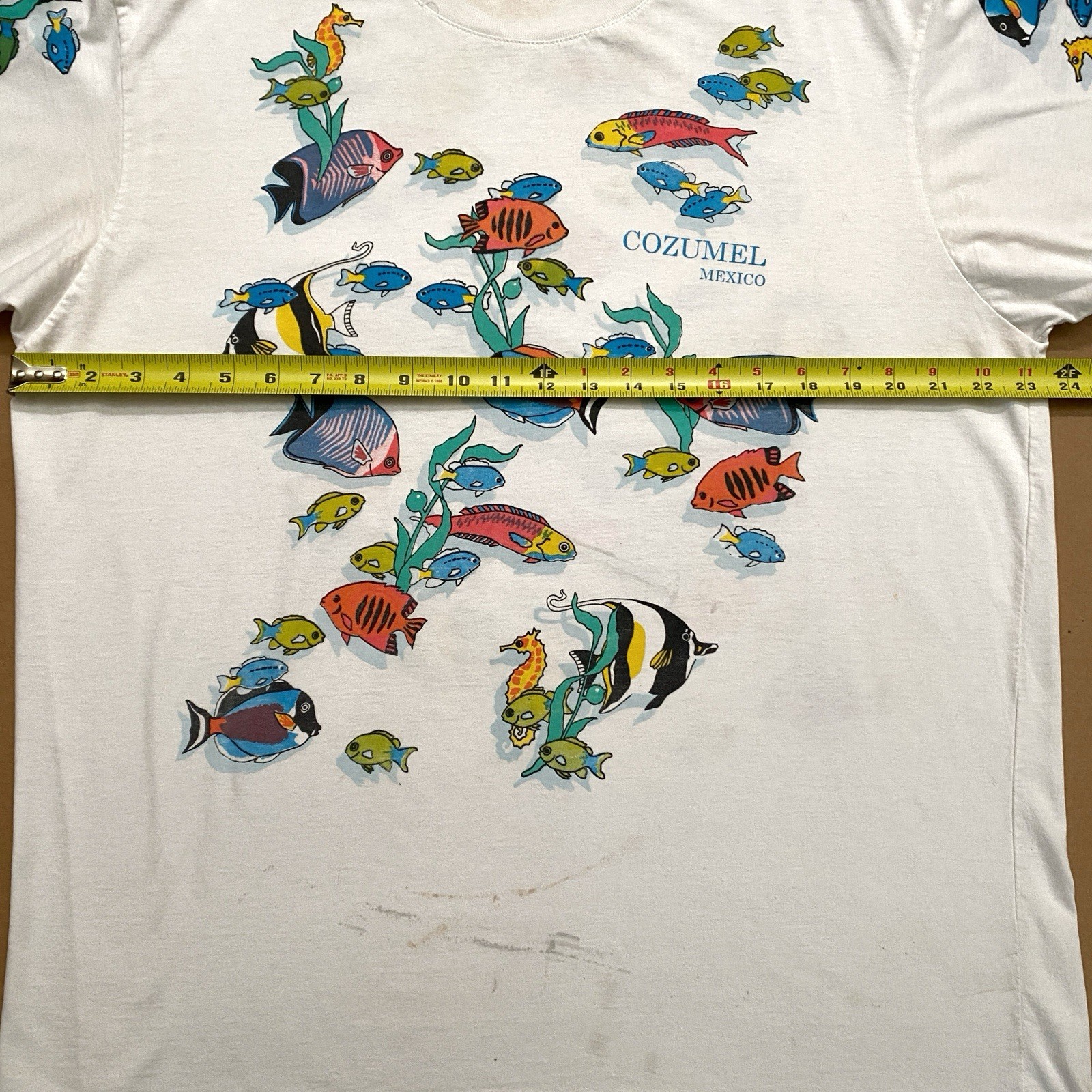 Vintage 90s All Over Fish Print Tropical Cozumel Mexico T-Shirt Distressed gallery