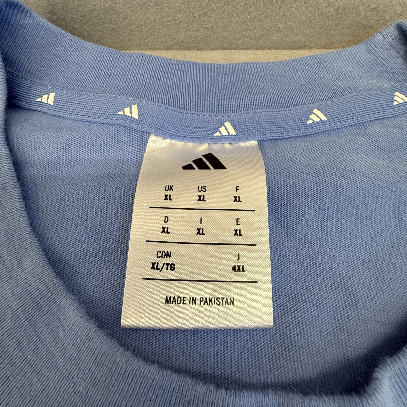 Adidas T-Shirt Mens XL Periwinkle Blue 3 Stripe Side Logo Embroidered Tee Modern gallery