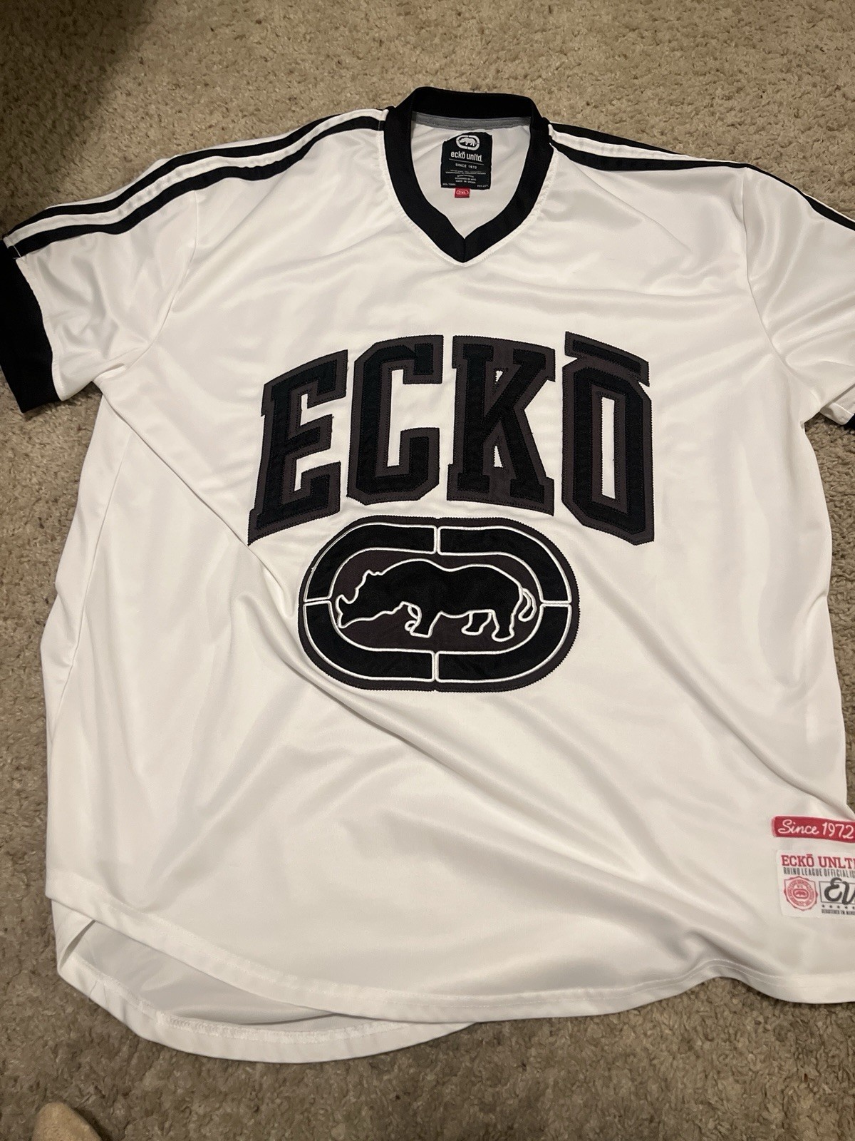 Ecko Unltd. Men's 2XL White/Black V-Neck Short Sleeve Graphic Logo T-Shirt gallery