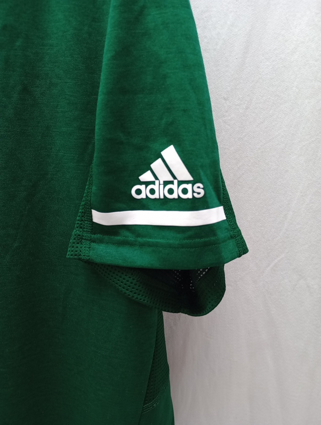 Adidas T Shirt Men' Size Large Climate Wear Activewear Mesh Side Tee gallery
