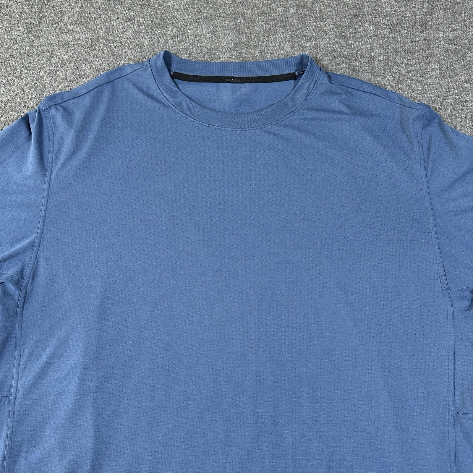 2 Lululemon Men’s Easy Set Train Short Sleeve Shirts Blue Dark Green 2XL LOT gallery