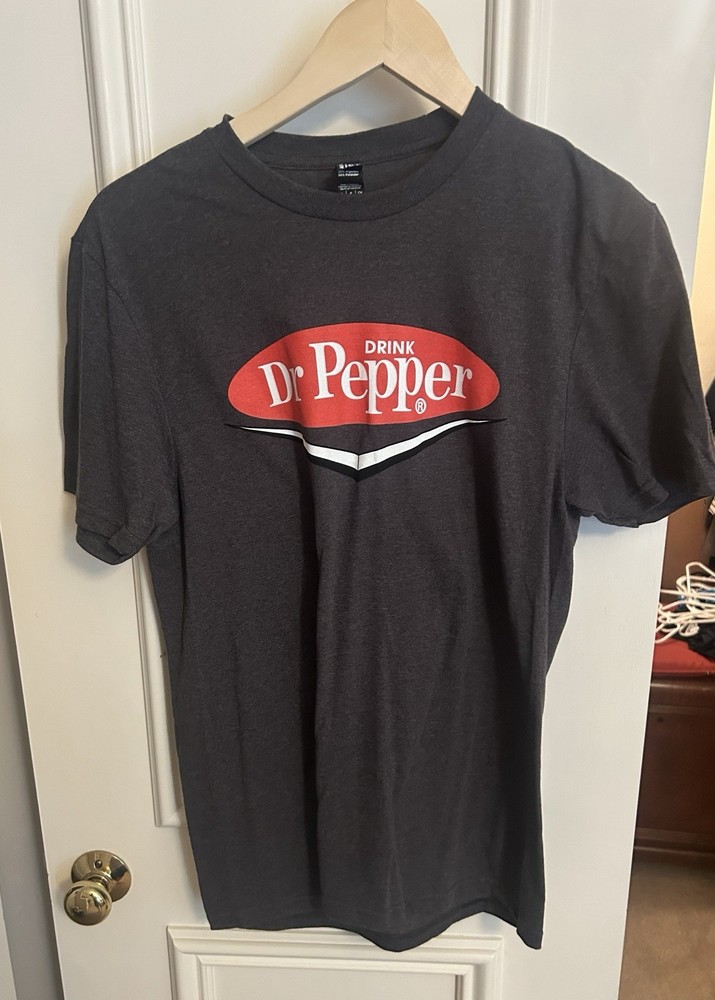 Dr Pepper T shirt NEW – Chevron Logo Weathered Gray – ALL SIZES AVAIL