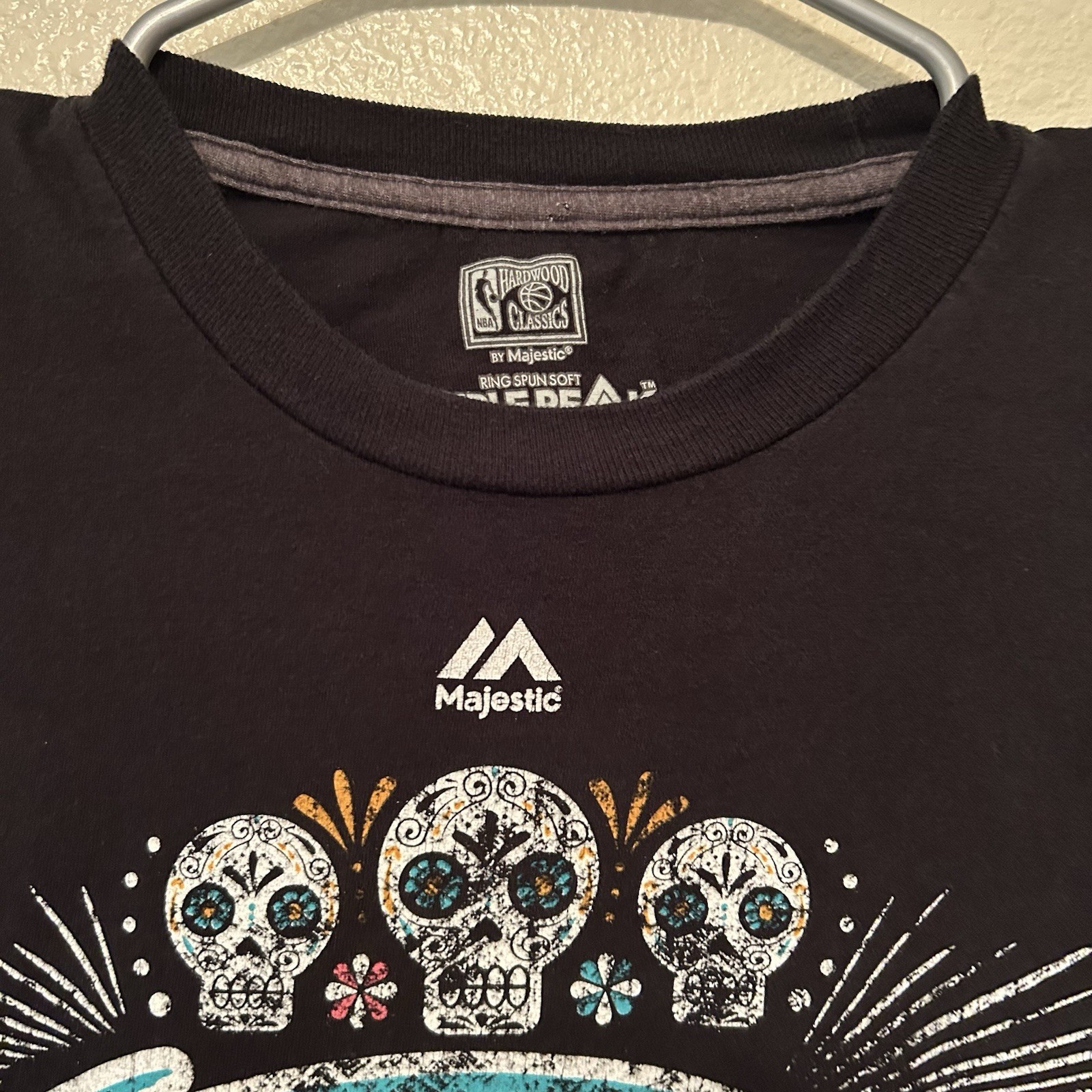 Majestic San Antonio Spurs Dia De Los Muertos Shirt Large Roses Guitar BG8 gallery