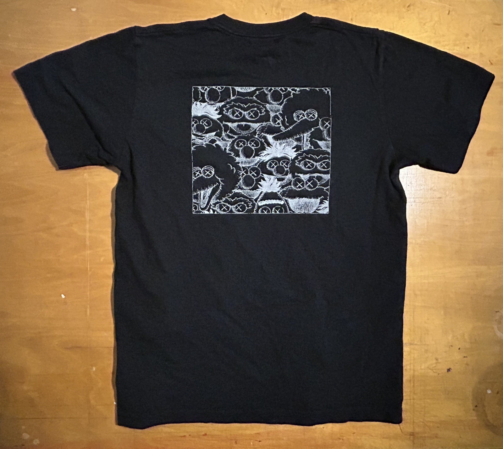 Uniqlo UT KAWS Sesame Street Shirt Mens XL Black Graphic Print Casual Pocket Tee gallery