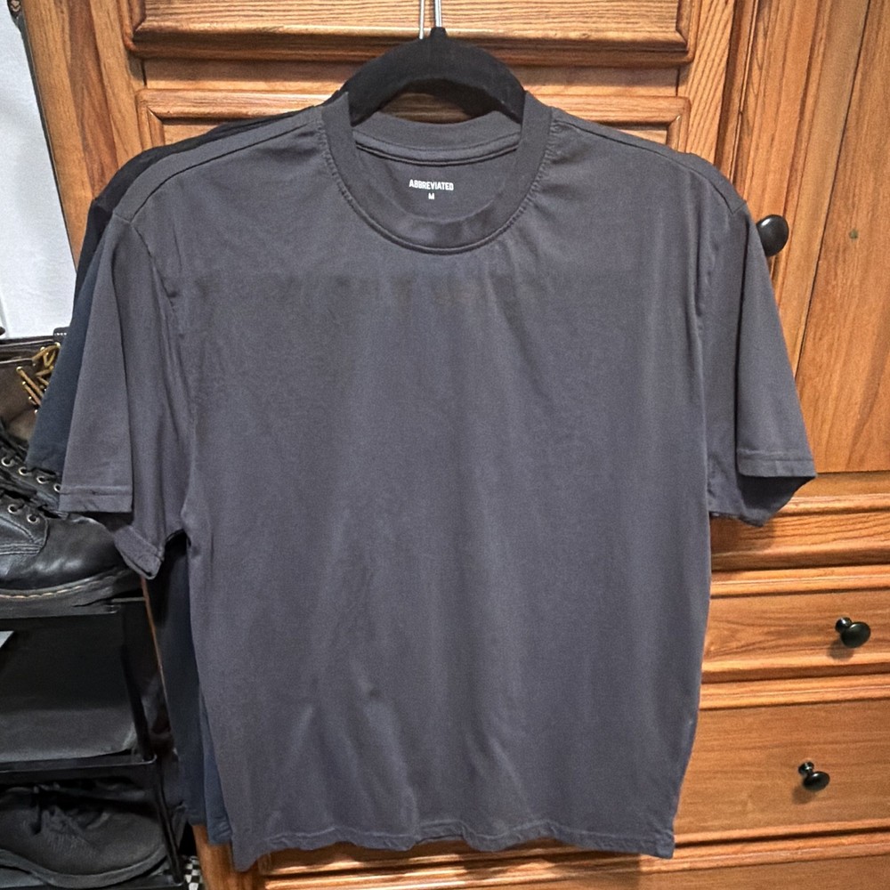 ABBREVIATED Men’s Gray Solid Crew Neck Short Sleeve T-Shirt, Size M Regular