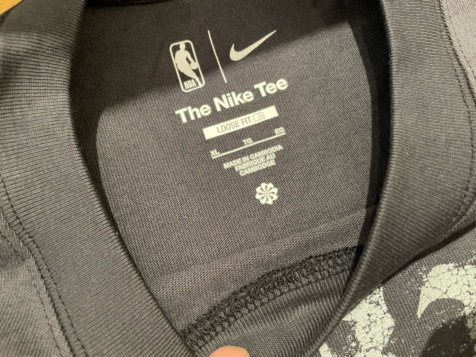 Nike NBA Champions New York Knicks 2026 Crystal Rhinestone Tshirt Black Sz XL gallery