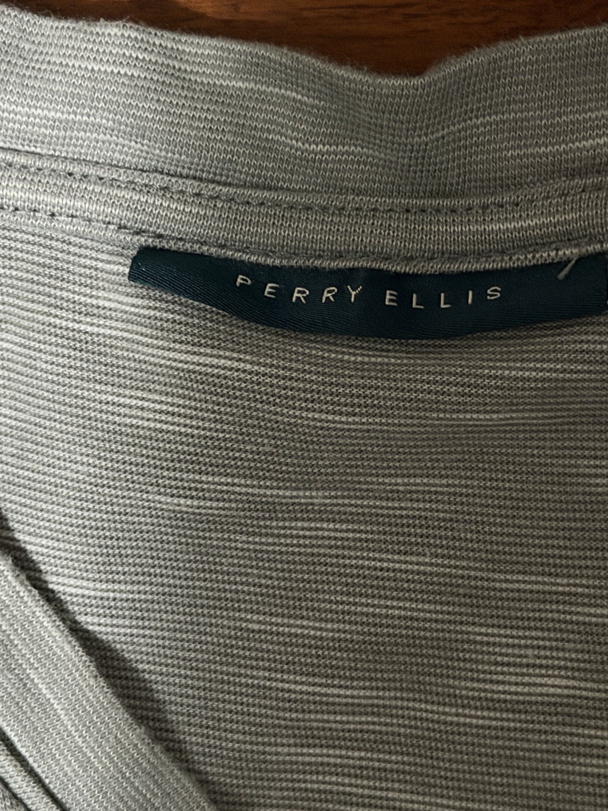 Perry Ellis Men’s Texture Slub V-Neck Tee Color Grayish Color Size XL gallery